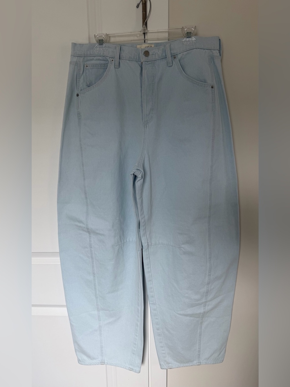 Universal Threads High Rise Curved Leg Jean